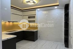 Xây theo phong cách hiện đại, cửa cuốn,