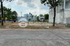 Chính chủ bán gấp lô đất 105m2 mặt tiền 7m, ngay trung tâm hành chính tp tam kỳ, đối diện trường học