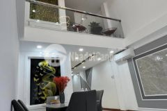 Hà mt nội bộ đường nhựa 9m có lề đường xe hơi đậu trong nhà, điện âm, thiết kế rất hài hoà.