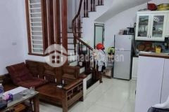 Cần tiền. bán nhà ngô gia tự, long biên 33m2, 5t, giá 2,85 tỷ lô góc