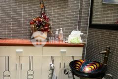 Nhà 4 tầng chủ xây chắc chắn đúc btct có 4pn 4wc, bên hông thoáng mát.