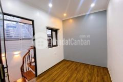 Nhỉnh 2 tỷ nhà phố quan nhân, 25m, 4 tầng, mặt tiền 4.5m, oto 5m, nở hậu, full nội thất.