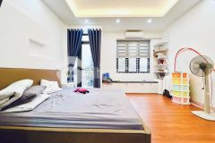 Bán nhà láng hạ 50m2, mt 4.3m lô góc. gần phố 5.8 tỷ