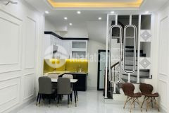 Bán nhà đẹp trần khát chân 30m2 x 5 tầng, nhà mới,thang máy hơn 4 tỷ