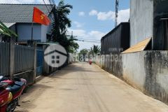 Nhà mê lửng mới 100 full nội thất cuối ymoal rẻ trái đối diện sân bóng