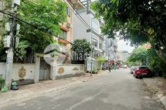 Bán nhà riêng ngõ 158 ngọc hà ô tô tránh 156m2 mặt tiền 10m giá 31,9 tỷ. lh 0912442669