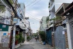 Nhà đẹp vô ở liền xe hơi đỗ cửa tìm chủ.