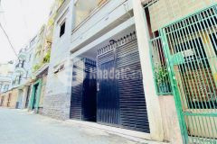 Cách mạng tháng tám 5.2x10 xây 3 tầng giá 5.65 tỷ, hẻm 5m gần mặt tiền