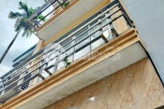 Hơn 3 tỷ bán nhà 4 tầng phố thượng thanh, long biên, ô tô đỗ cửa