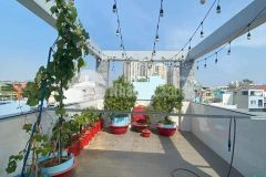 Dt 4.5x9, gồm 1 trệt 1 lầu sân thượng. gồm 3 phòng ngủ, 2 toilet.