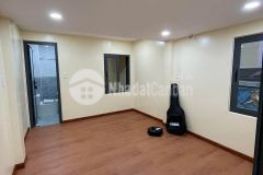 Nha mới đẹp vào ở ngay. nhà có giếng trời rất sáng sủa.