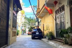 Bán nhà mai dịch cầu giấy 40m2 4 tầng 5.5 tỷ gần ô tô nội thất xịn