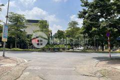 Nhà đẹp dân xây lô góc gần phố lớn khu vực phát triển từng ngày