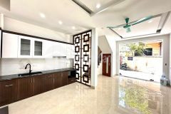 Nhà đường bưởi ô tô đỗ cách phố 50m thiết kế hiện đại 35m x 5 tầng x 3.89 tỷ