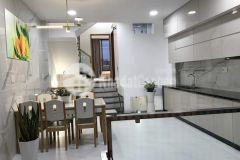 Bán nhà mới 70mét 4 tầng giá 8.7 tỷ gân lạc long quân