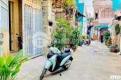 Nhà tân phú đường ô tô ngủ trong nhà gần chợ sát bên trường học ngay trường học tân thới