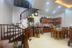 Bán nhà hồng tiến 40m2 5 tầng dân xây ngõ ô tô tránh ngõ thông giá 5 tỷ