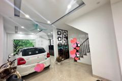 Chỉ 5,35 tỷ bán nhà xuân la tây hồ 37m2 x 5 tầng x mt 5m, ô tô vào nhà, ngõ thông gần phố