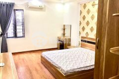 Cho thuê căn nhà mặt đường tô vũ đi lối 193 văn cao vào.