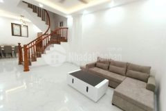 Bán nhà bằng liệt 52m ô tô đỗ cổng full nội thất nở hậu nhỉnh 4 tỷ.