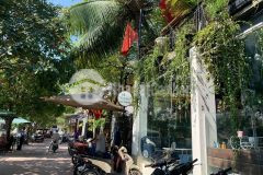 B á n nhà hồ đầm tròn ngõ 135 đội cấn view trực tiếp hồ 70m2 6 tầng mặt tiền 5.5m kinh doanh