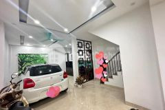 Nhà đẹp ở ngay, xuân la, ngõ rộng gần phố, hồ tây lộng gió, gara ô tô, 36m x 5 tầng, mt 5m