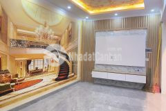 Bán gấp nhà quỳnh lôi 40m2 x 5 tầng, lexus đỗ cửa,mặt tiền rộng 4 tỷ