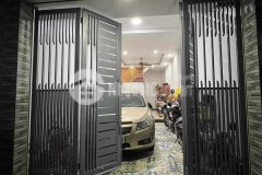 5 tỷ có ngay căn nhà 3 tầng ngay mặt tiền, xe hơi ngủ trong nhà vị trí víp nhất quận 9