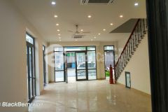 Cho thuê căn góc 3 tầng vừa ở vừa kinh doanh vô cùng tốt