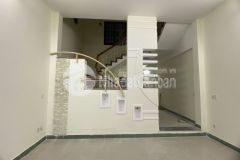 Cho thuê nhà nguyên căn 2 tầng mặt tiền đường gần nguyễn hữu thọ.