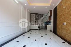 Giá tốt. bán nhà ngô gia tự, long biên 5t, 33m2 chỉ 2,95 tỷ ô tô nhỏ đỗ cửa