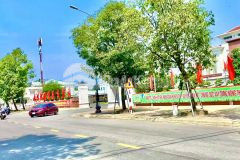 Mặt tiền đường sát chợ thị trấn,sẵn sổ,trả trước 400tr50.