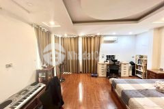 Bán nhà lạc long quân tây hồ. nhà đẹp, ban công cực thoáng. ô tô qua cửa.