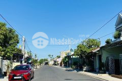 Chính chủ bán đất ngay chợ trung tâm thị trấn đường 10.5m sổ sẵn