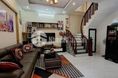 Cần bán nhà 3 tầng đẹp 52m2 tại làng huỳnh cung sát kđt linh đàm chỉ 3.0x tỷ.