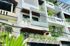 Bán nhà mới có thang máy xịn 4.5x17 đúc 4.5 tấm hẻm 8 m thông