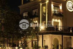 Cho thuê nhà mp đường thanh niên, tây hồ, tổng dtich 600m, 3 mặt tiền gần 50m, giá 400 triệu