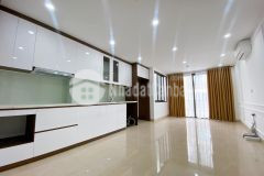 Bán nhà phố cát linh mặt ngõ thông ô tô tránh 85m2 27tỷ 8t kd cực đỉnh