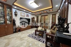 Bán nhà siêu đẹp đường võ chí công 9t thang máy 50mmt5m ô tô tránh gần phố 9.9 tỷ.