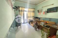 Ngay cầu sông và cầu sông hàn, sát mặt tiền ngô quyền.