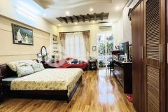 Bán nhà trích sài, 48m2 ba bước ra hồ tây, trước nhà ô tô tránh 9.2 tỷ