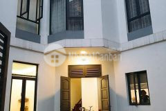 Bán nhà oto nam đồng, phạm ngọc thạch 131m2,4 tầng,gần bách khoa sân vườn trước sau 50m2