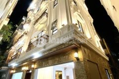 Bán nhà mới nguyễn văn cừ, 65m x 6 tầng, thang máy, gara ô tô, 13 tỷ 4