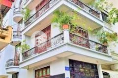 Bán nhà phố huỳnh thúc kháng. dt 55m2, lô góc, mặt tiền 4,5m mặt ngõ, giá 11,3 tỷ