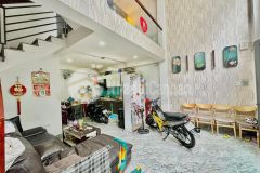 Trịnh đình thảo tân phú 42m2 nhà 5 tầng hẻm 4m giá 5.x tỷ