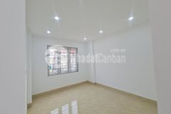 Giảm sốc 300 trđ, cách ô tô 20m, nhà dân xây, gần vườn hoa