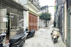 Bán nhà hoàng cầu 30m2. mt 5m. lô góc oto vào 5.75 tỷ