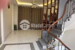 Bán nhà gấp đầu phố ngọc lâm, long biên, oto đỗ cửa xuyên ngày đêm