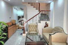 Bán nhà 4 tầng 53m2 ngõ thịnh quang gần tây sơn đống đa, nhà đẹp tặng nội thất, gần ô tô.