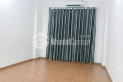 Ngõ ba gác, cách ô tô 2 nhà, có sân để xe sạch sẽ, bán nhà thịnh quang